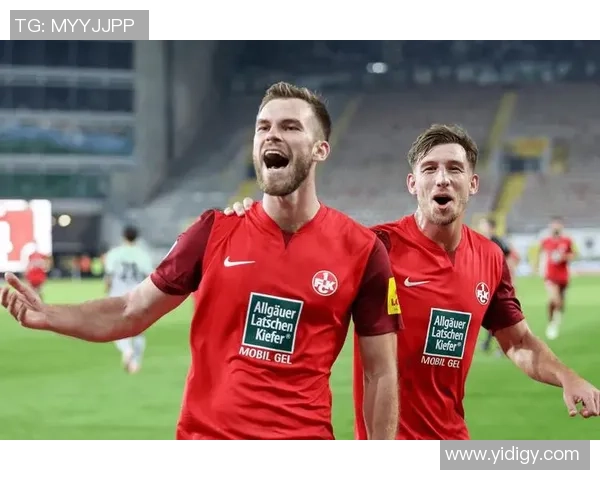 曼城与沙尔克04激战在即CCTV全程直播精彩赛事不容错过 曼城与沙尔克04激战在即CCTV全程直播精彩赛事不容错过