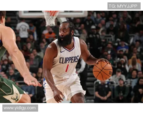 快船无缘24分反转!布朗33+3,湖人旧将全队最低,哈登37+8难救主 快船无缘24分反转!布朗33+3,湖人旧将全队最低,哈登37+8难救主